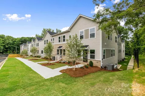3916 Hager Dr, Charlotte, NC 28208