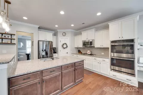Kitchen - 645 Brookhaven Dr, Fort Mill, SC 29708 photo 3 of 3