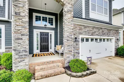 Exterior - 645 Brookhaven Dr, Fort Mill, SC 29708 photo 2 of 12