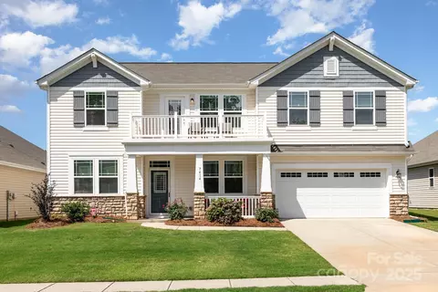 7414 Meridale Forest Dr, Charlotte, NC 28269