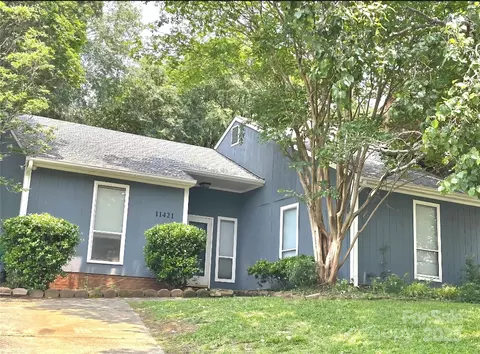 11421 Kingfisher Dr, Charlotte, NC 28226