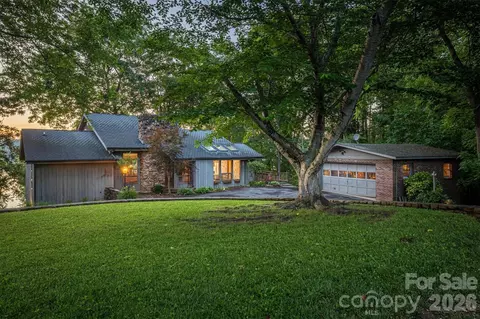 4749 16th Street Ne Dr NE, Hickory, NC 28601