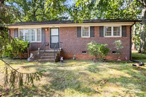 2096 Lithia Springs Rd, Lincolnton, NC 28092