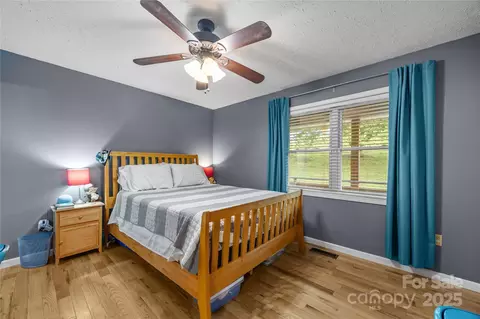 Bedroom - 72 Sovereign Cir, Clyde, NC 28721 photo 1 of 6