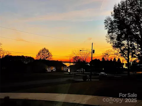 18745 Bluff Point Rd, Cornelius, NC 28031 photo 5