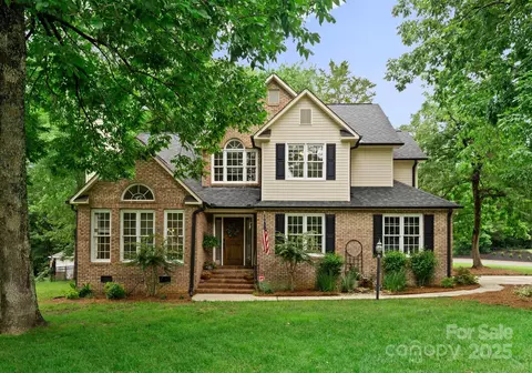 901 Brighton Dr, Kannapolis, NC 28081