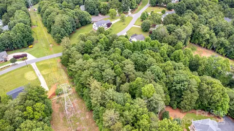 6255 Mountainside Dr, Hickory, NC 28601 photo 6