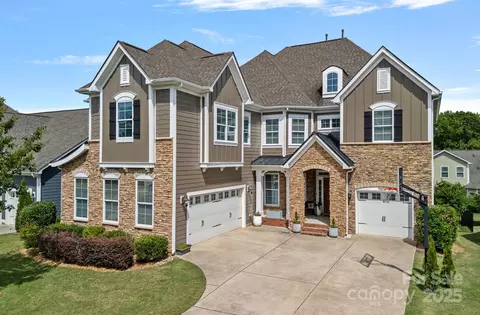 12214 Bonny Oaks Dr, Cornelius, NC 28031