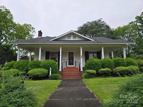 129 Carolina Ave, Forest City, NC 28043