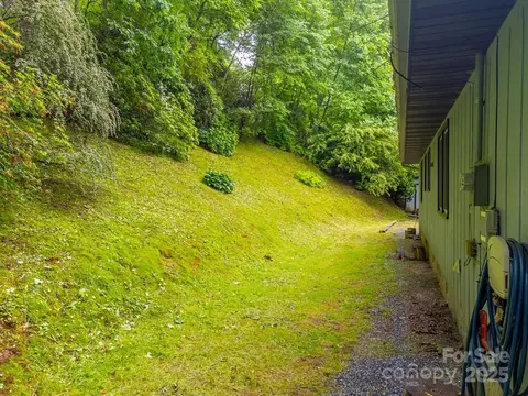 Exterior - 302 Mitchell Rd, Sylva, NC 28779 photo 12 of 17