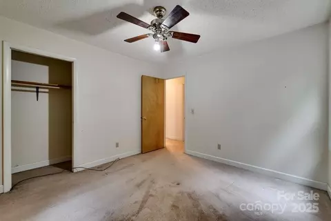Bedroom - 302 Mitchell Rd, Sylva, NC 28779 photo 4 of 6