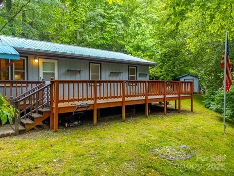 Exterior - 302 Mitchell Rd, Sylva, NC 28779 photo 4 of 17