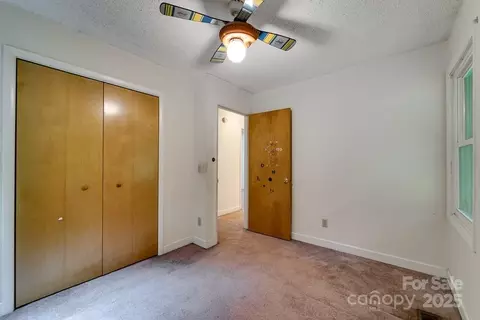 Bedroom - 302 Mitchell Rd, Sylva, NC 28779 photo 6 of 6