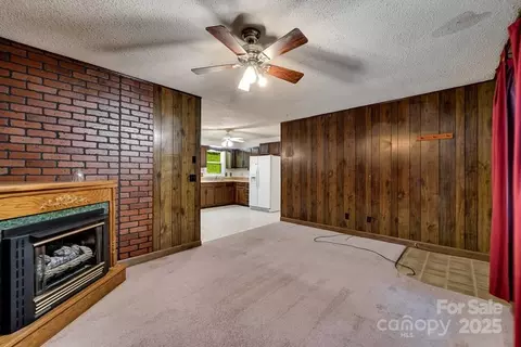 Living - 302 Mitchell Rd, Sylva, NC 28779 photo 7 of 7