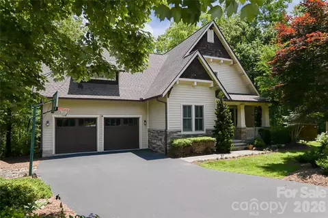 1 E Owl Creek Ln, Fairview, NC 28730