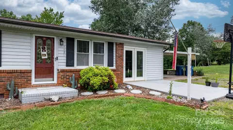 1691 Hill River Rd, Hiddenite, NC 28636