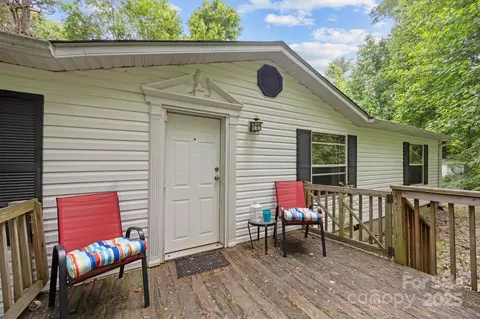 112 Cordella Rd, Candler, NC 28715