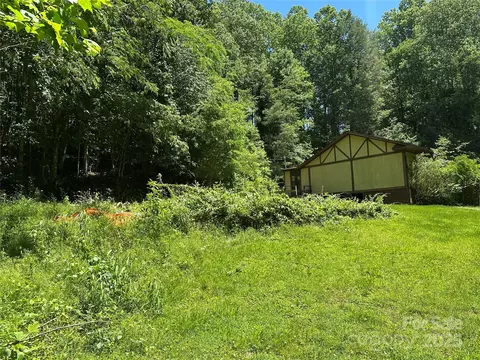Exterior - 204 Long St, Marion, NC 28752 photo 12 of 16