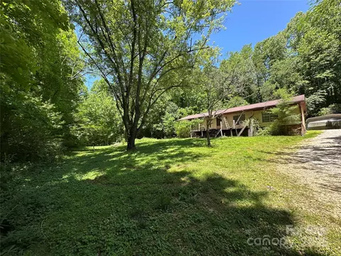 Exterior - 204 Long St, Marion, NC 28752 photo 4 of 16