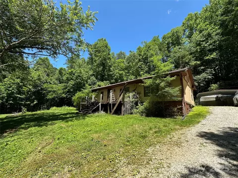 Exterior - 204 Long St, Marion, NC 28752 photo 14 of 16