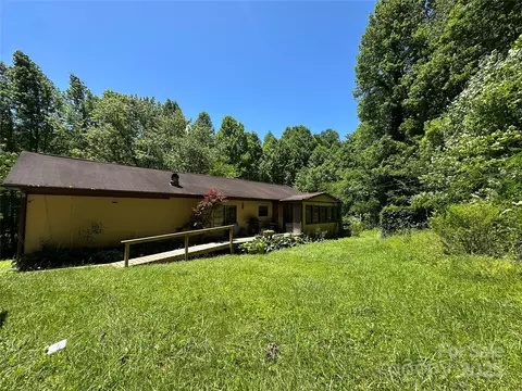 Exterior - 204 Long St, Marion, NC 28752 photo 6 of 16