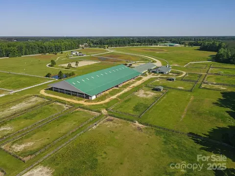 9167 Hasty Rd, Laurinburg, NC 28352
