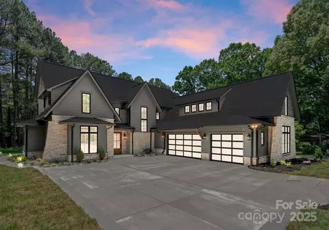 20000 Schooner Dr, Cornelius, NC 28031