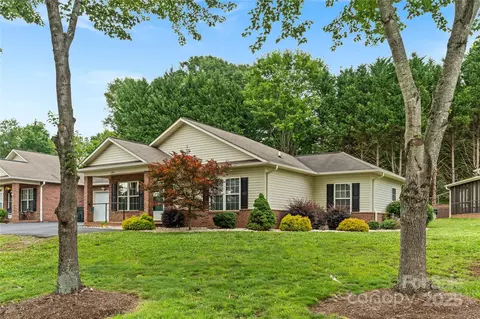 2561 26th Ne Ave NE, Hickory, NC 28601