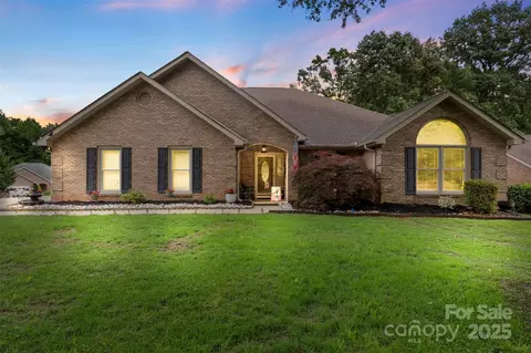 800 Isle Of Palms Ct, Fort Mill, SC 29708
