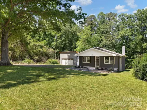 15 Burtiller Ln, Fletcher, NC 28732