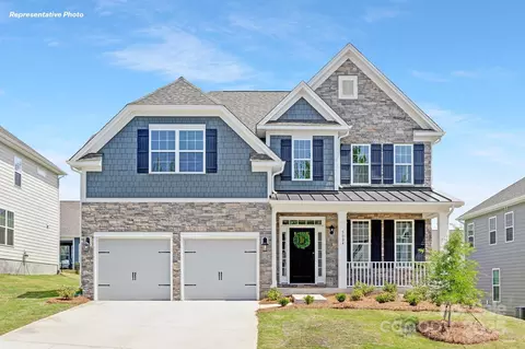 8000 Plymouth Dr, Sherrills Ford, NC 28673