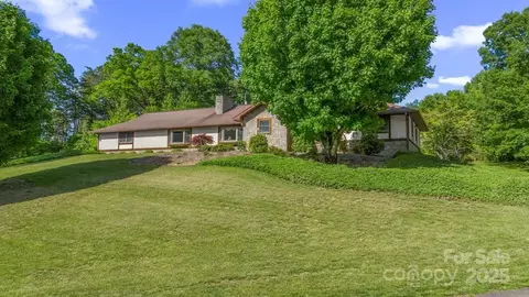 42 Grandview Ct, Franklin, NC 28734