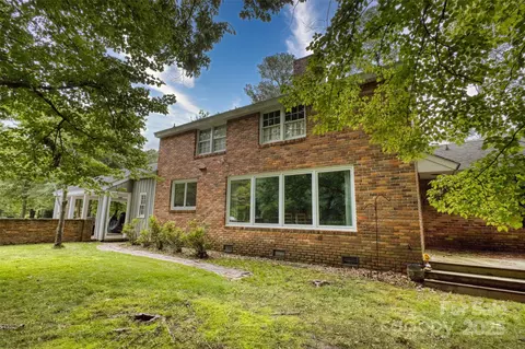 Exterior - 1010 Forest Dr, Lancaster, SC 29720 photo 6 of 7