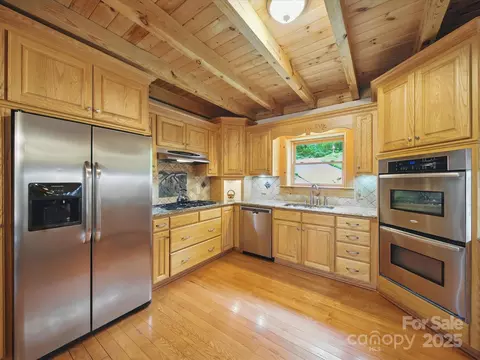 Kitchen - 559 Dockside Ter, Denton, NC 27239 photo 2 of 3
