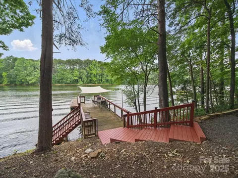 Exterior - 559 Dockside Ter, Denton, NC 27239 photo 8 of 10