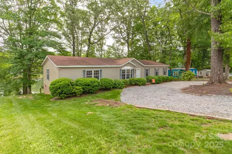 7232 Executive Cir, Denver, NC 28037 photo 2