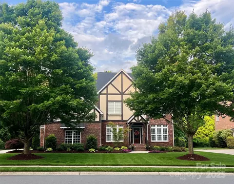 7620 Caspian Dr, Waxhaw, NC 28173