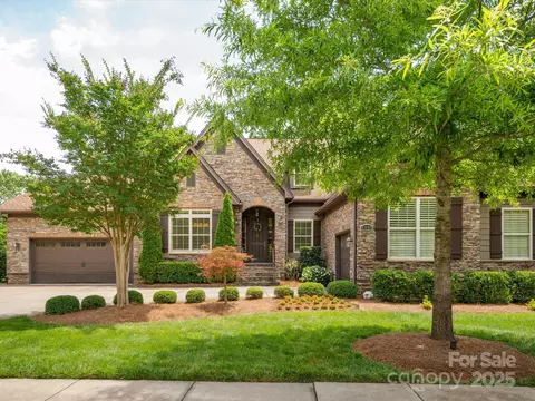 5805 Copperleaf Commons Ct, Charlotte, NC 28277