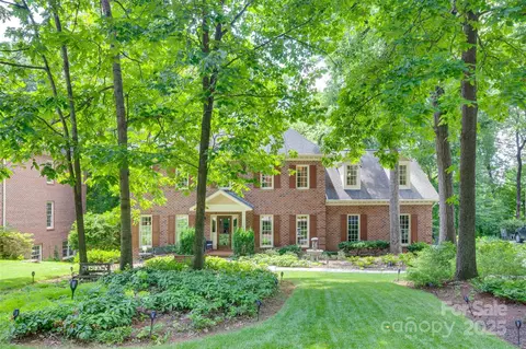 10215 Balmoral Cir, Charlotte, NC 28210
