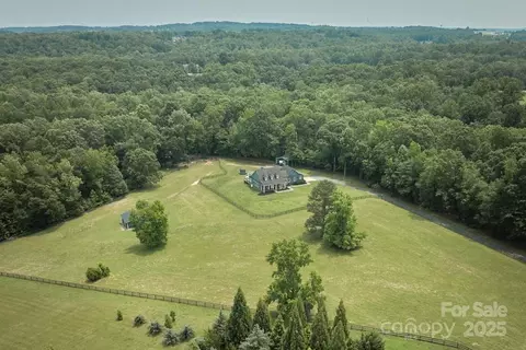 355 Night Lark Ln, Campobello, SC 29322