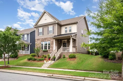 915 Claires Creek Ln, Davidson, NC 28036