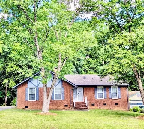 7133 Tall Tree Ln, Charlotte, NC 28214