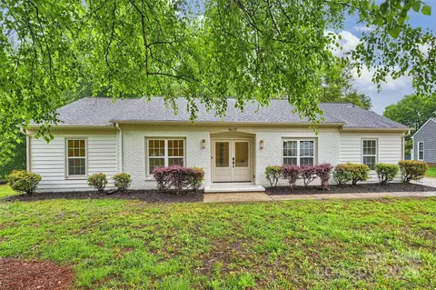 4633 Cringle Ct, Charlotte, NC 28226