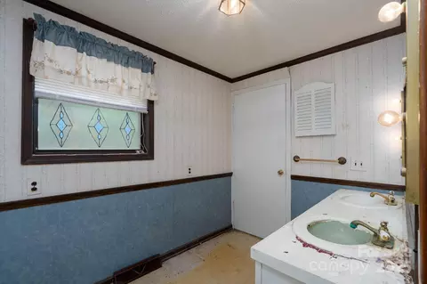Bath - 13101 Pine Bluff Rd, Midland, NC 28107 photo 4 of 4
