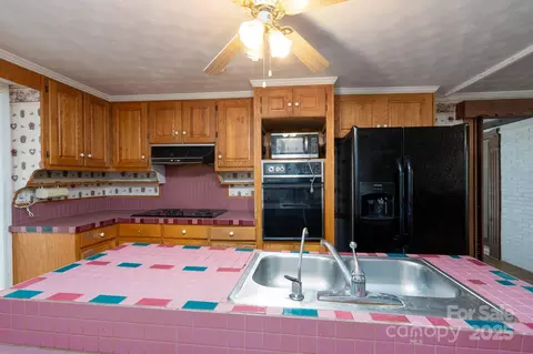 Kitchen - 13101 Pine Bluff Rd, Midland, NC 28107 photo 2 of 3