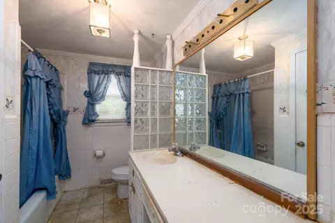 Bath - 13101 Pine Bluff Rd, Midland, NC 28107 photo 1 of 4