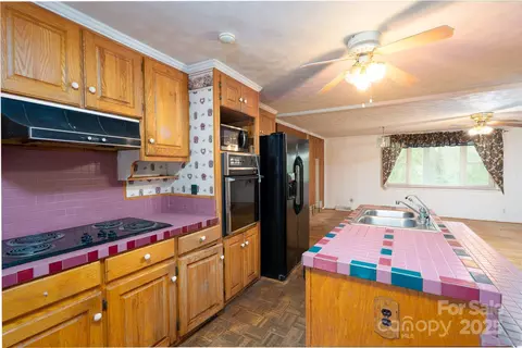 Kitchen - 13101 Pine Bluff Rd, Midland, NC 28107 photo 3 of 3