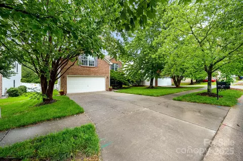 116 Amber Woods Dr, Tega Cay, SC 29708 photo 3
