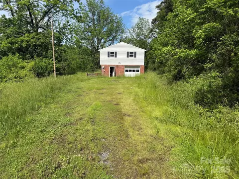 1278 Dry Pond Rd, Marshall, NC 28753
