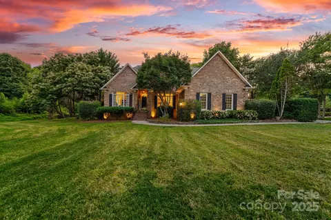 1115 Maremont Ct, Matthews, NC 28104